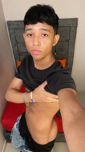 Little_Twink19x SEXY BODY😈🥵 টি ছবি
