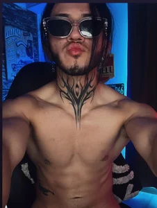 the_beast_master_ hey hey Pic 2