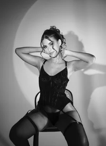 Valeria-escobar 🤍 SOFT LIGHT, HARD DESIRE 🤍 Pic