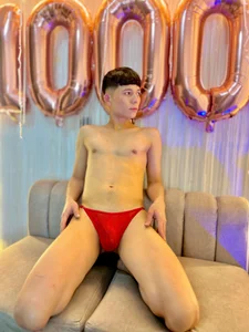 bryamer_19 HOT WITH MY RED CLOTHES Foto