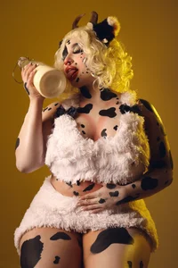 leon_gaby The naughtiest little cow Foto 2