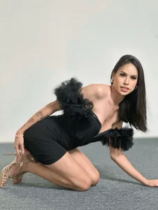 NikitaNormanson25 shoot day Pic