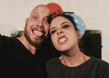 Lexi de _lexi_sky_  2 photos