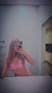 ElsaDivine Stay Close 🔥 Foto