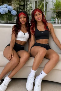 IzadoraANDateneaa Public Pic 2