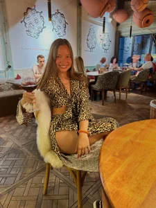 soffy__kisss Weekdays Billede 3