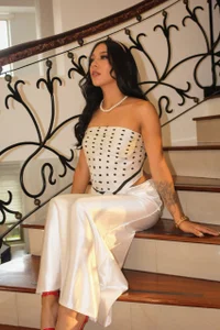 AmaliaCrus Cute and living the high life Immagine  4