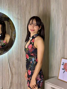 Isaa_Skinny Public Foto 7