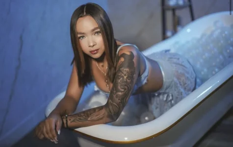 LaraBelmon Im your ángel 🤍 Pic 3