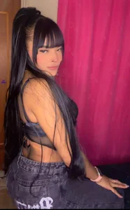 EmmaEbony_ 😈 I'm all alone… will you join me? - {count, plural, one {תמונה אחת} two {שתי תמונות} many {# תמונות} other {# תמונות}}