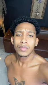 thomasdaltonn's Smile Sex Photo 1