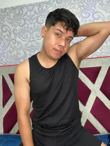 AdrianWalker's XXX Nude Photo 7