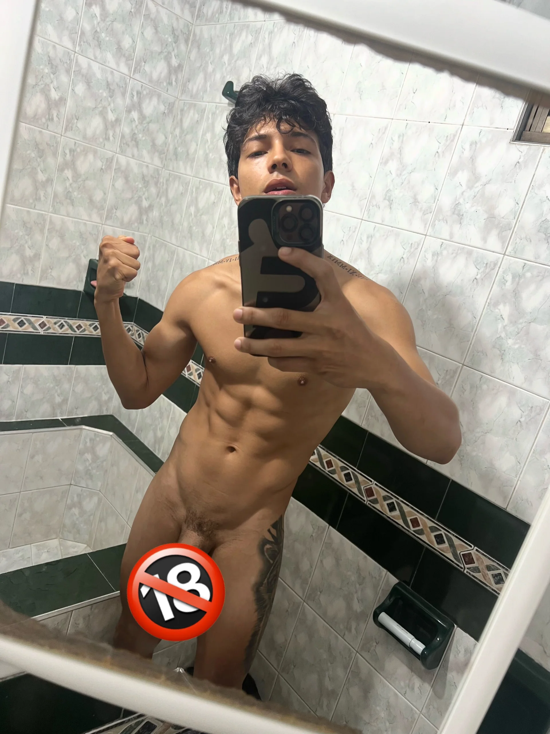 Diego_Navas1 After a bath 💦 Foto 2
