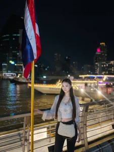 RuthWeinraubSuki Lantern Desire 🏮图片