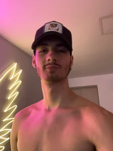 Emir_Ozan_About me图片 2