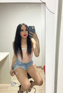 sofi_tsxxxx Public Pic 6