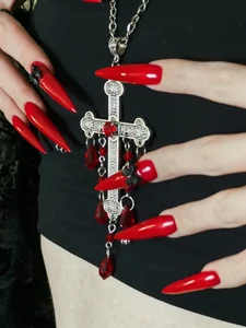 TinaDavil Tina's red nails Immagine 