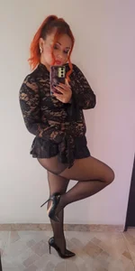LilyyBigAss A little bit of lace, some heels and a lot of desire to play. 😉🖤 Billede 5