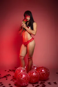 Elena_Kink I want to be your cupid today Pic