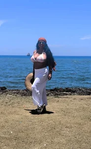 Relaxing at the beach… will you take my bikini off? de AntonellaFuji  3 Imagens