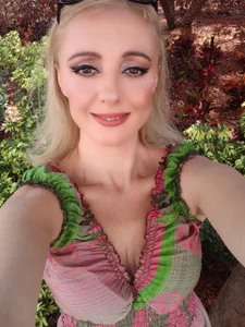 Leona-Exotic Public slika 3