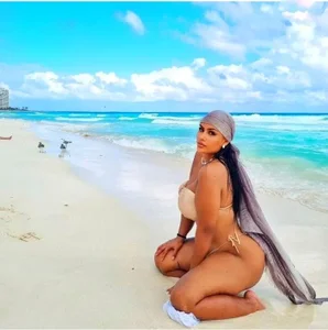 _Isabella_1 beach day Pic 6