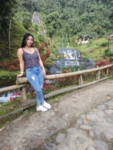 alexaGomez07Travel Bild