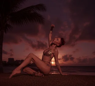 RheaRoxx Public Pic 4