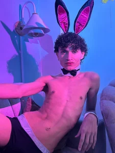 Leonardo_cum18 Public Foto 2