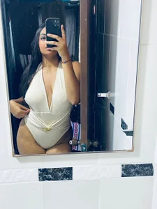 I Am🥰 de Zafiro_fun  4 Imagens