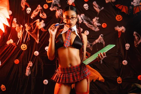 AliyahBrowns feliz halloween Pic 7