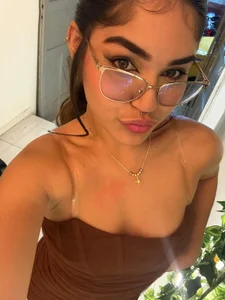 melodyphillips_2_ Public Pic 3