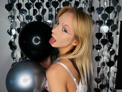 DriveThruDolls kullanıcısının HAPPY VALENTINES DAY 💕 albümü -  5 fotoğraf