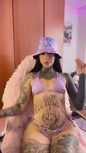 Valerykat_ I love purple 💕💕 Pic