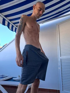 SkinnyWithAHugeDick Me being me  3 снимка