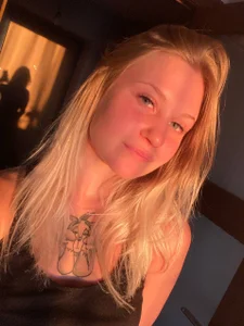 Sofia_Kenwood Public Pic 5