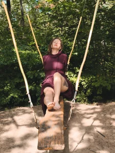 LisaFoxy_y Among the trees, I feel your gaze Billede 2