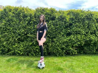 MilaLick Your favorite football fan Poză 2