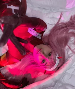 amber_yull Zero two cosplay Pic 8