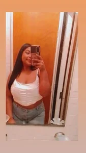 Natasha_Luxy Public Pic 3