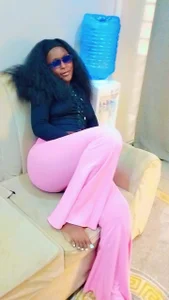 mistresslaur Public Gambar