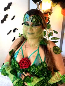 SalmaZamann Eve, will you eat the forbidden fruit? Pic