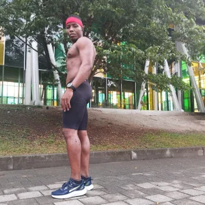 bigcock_latin1 public gym Pic 4