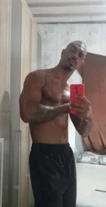 Eu de Latrel7SPENCER  2 Imagens