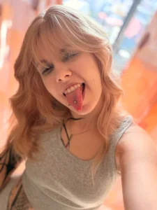MadalynNosel try to do little selfies for u guys Pic 3