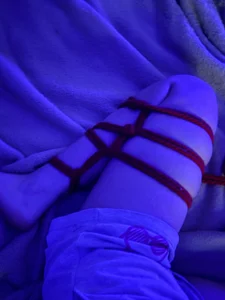 Lace_Thrill Legs lovers are here? Pic