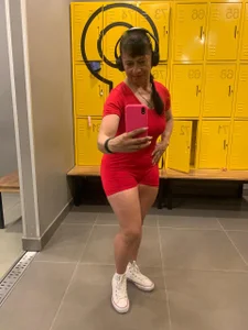 clara_heatの 💋 Warming up muscles… and something elseの 3枚の写真