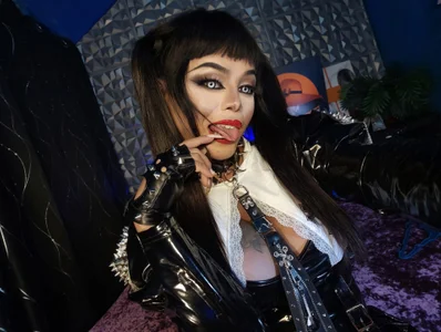 Missionary_Addiction_Cums The nun Foto 4