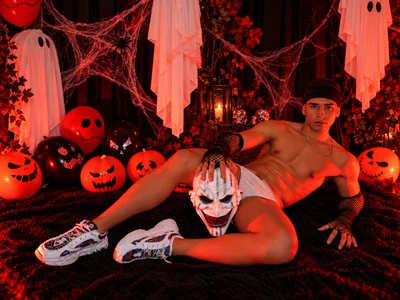 DarellTheseo HALLOWEEN Pic 6