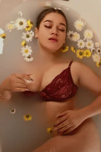 Ariannaa_Suarez1 IN THE BATHROOM💦 Immagine  5